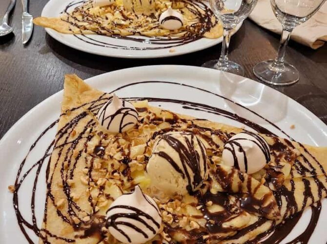 Restaurant Creperie Suzette Et Sarrazin à Cabourg, France