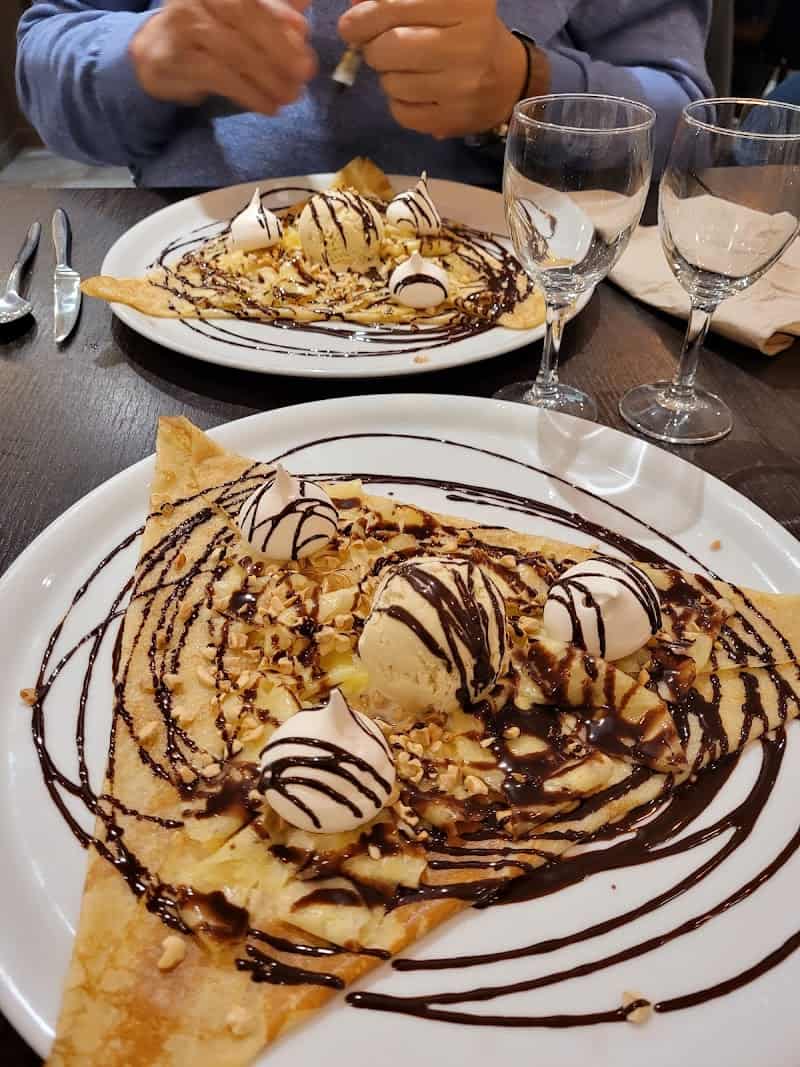 Restaurant Creperie Suzette Et Sarrazin à Cabourg, France