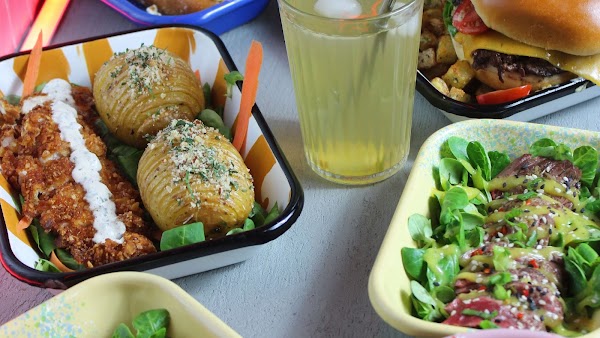 Restaurant CUT – Streetfood | Paris 10 à Paris, France