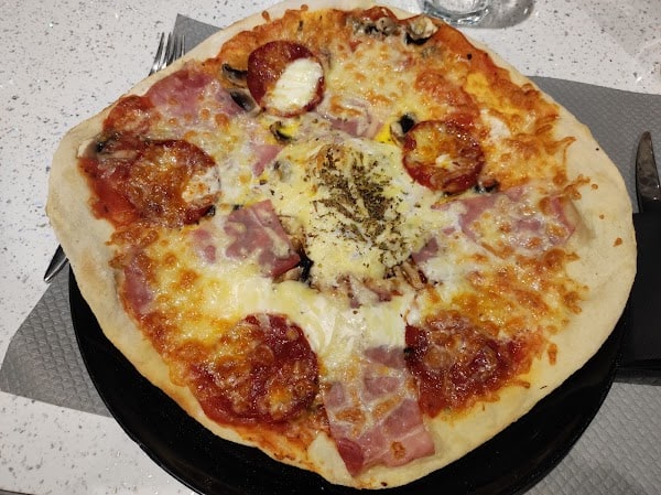 Restaurant D74 à Langres, France