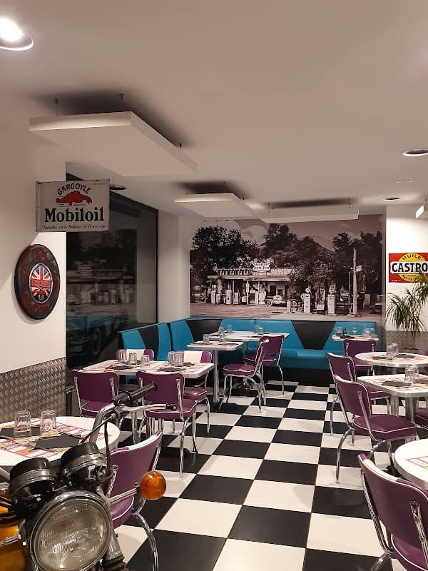 Restaurant D74 à Langres, France