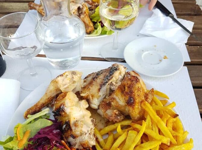 Restaurant De La Braise A La Fourchette à Champigny-sur-Marne, France