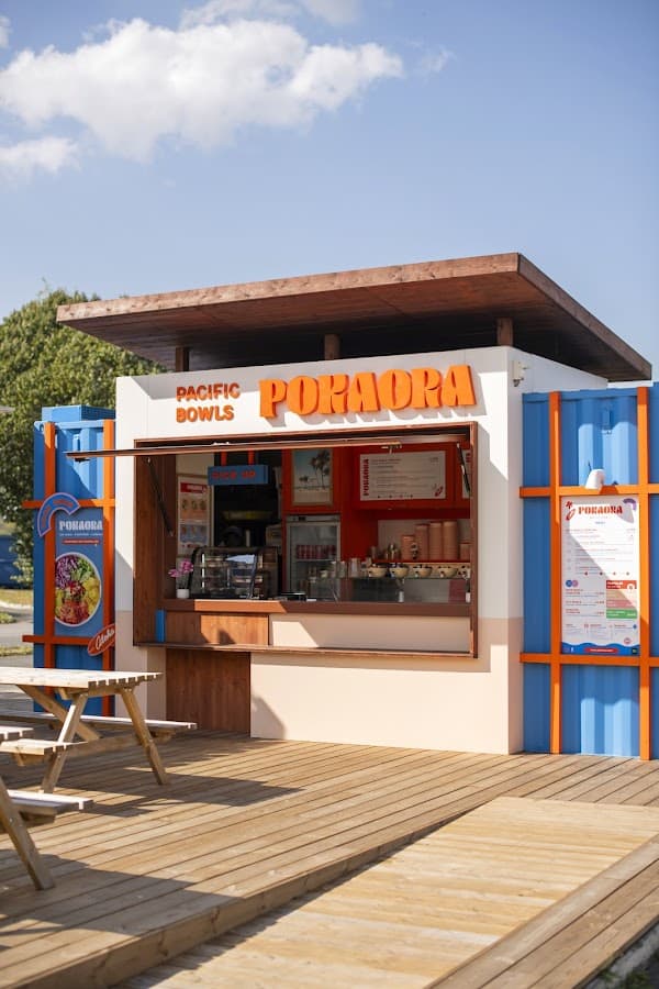 Restaurant DEPARTEMENTAL Amilly – POKAORA & GOLDEN BUN – Food court à emporter à Amilly, France