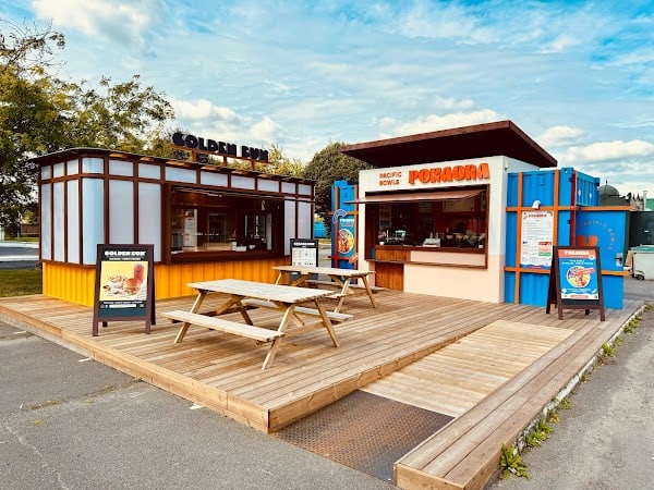 Restaurant DEPARTEMENTAL Amilly – POKAORA & GOLDEN BUN – Food court à emporter à Amilly, France
