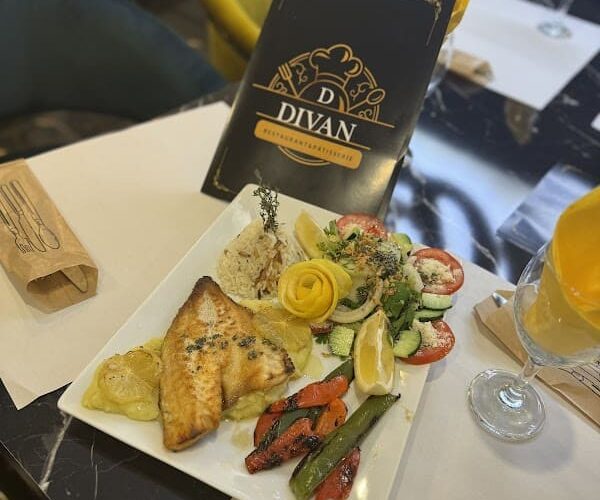 Divan restaurant à Salon-de-Provence, France