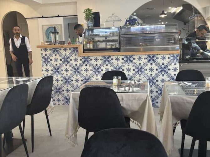 Restaurant Djerba Hood à Trappes, France