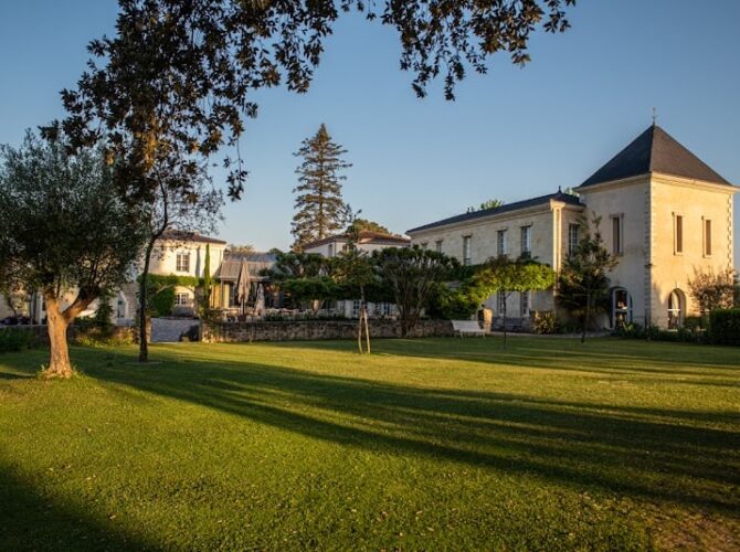 Restaurant Domaine De Larchey à Saint-Médard-d'Eyrans, France