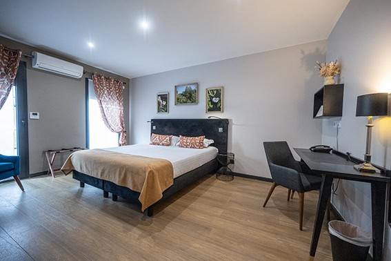 Restaurant Domaine De Larchey à Saint-Médard-d'Eyrans, France