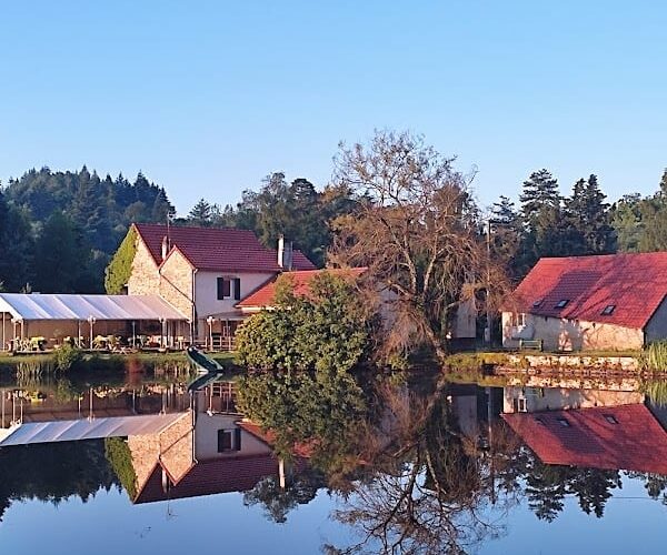 Restaurant Domaine du Moulin de Lachaud à Sainte-Fortunade, France