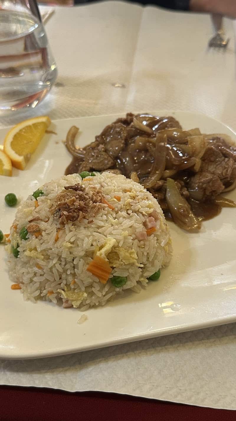 Restaurant Dragon D’or à Decazeville, France