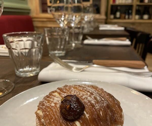 Restaurant Duvin à Paris, France