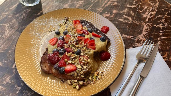 Restaurant Floresta cafe by Hungry biker à porto, Portugal