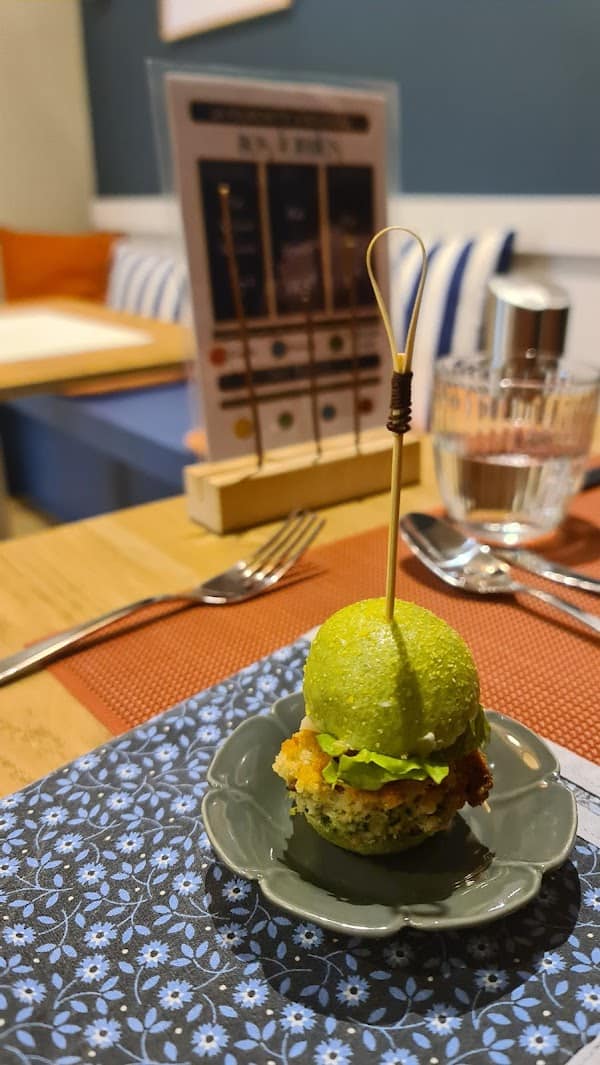 Restaurant Fondation OVE – La Fourchette à Rousseau à Vénissieux, France