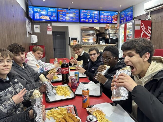 Restaurant Food Corner à Mantes-la-Jolie, France