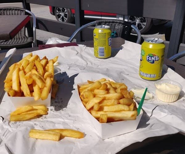Restaurant Frites Snackbar à Bertrix, Belgique