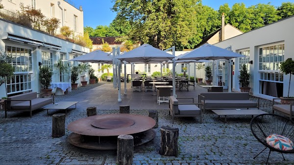 Restaurant Gina à Fontainebleau, France