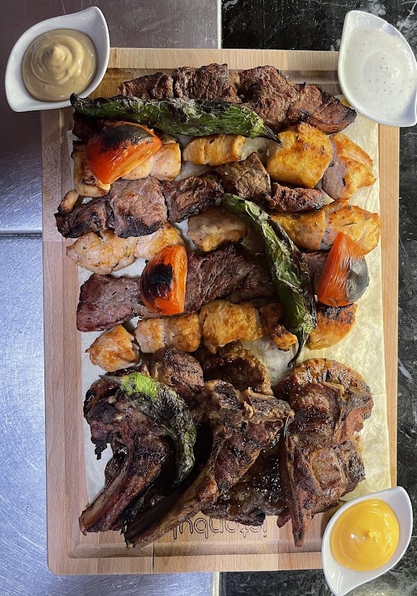 Grill Istanbul Restaurant Traditionnel Turque à Boulogne-sur-Mer, France