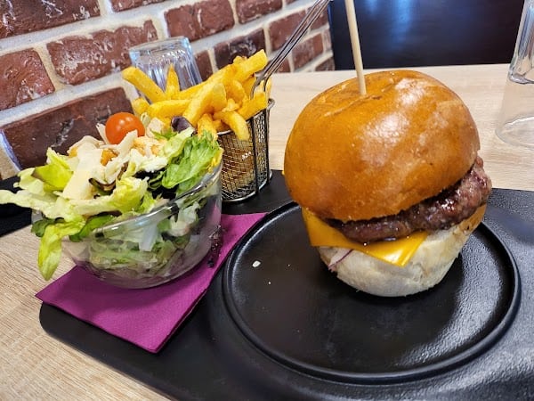 Restaurant Grillade avenue à Vénissieux, France