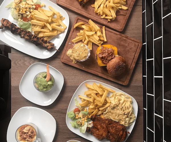 Restaurant Grillade Dorée à Orly, France