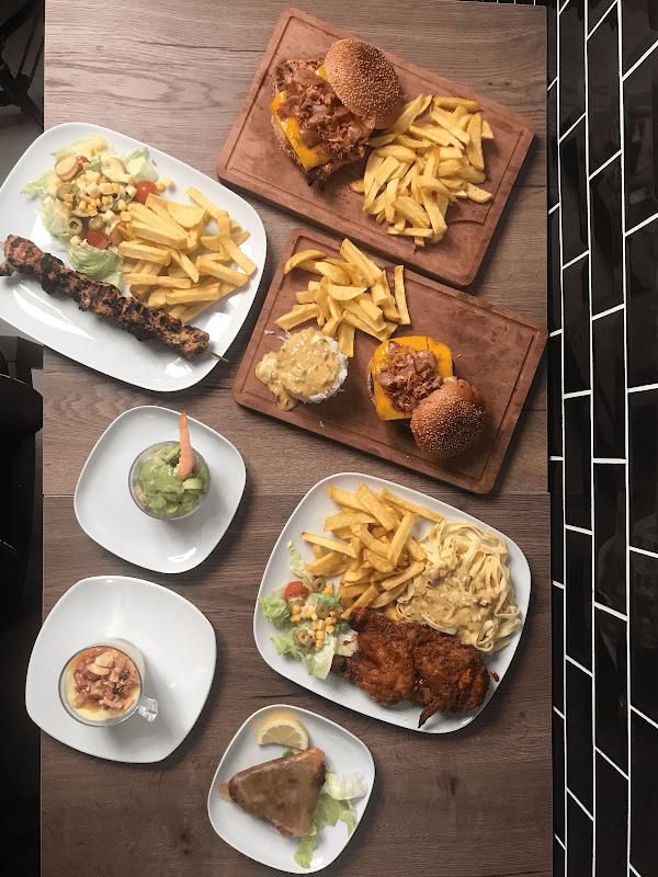 Restaurant Grillade Dorée à Orly, France