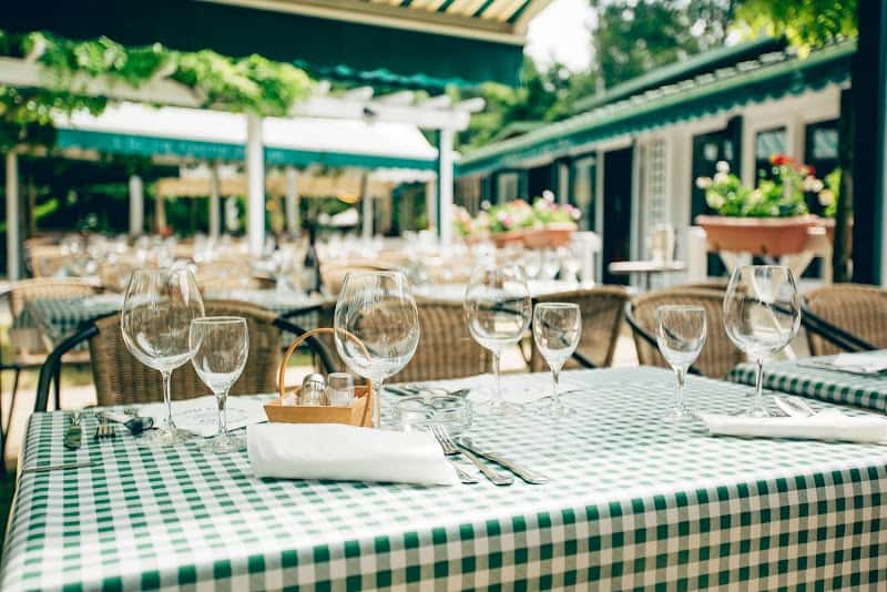 Restaurant Guinguette – Ile du Martin Pecheur à Champigny-sur-Marne, France