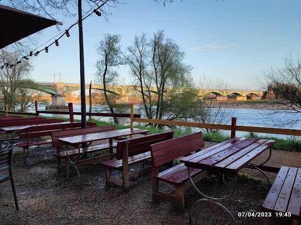 Restaurant Guinguette On Loire à Nevers, France