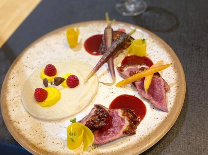 Restaurant HillSide Bar Lounge & Resto à Valbonne, France