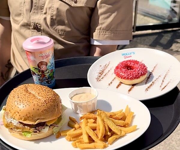 Restaurant Holly’s Diner à Brétigny-sur-Orge, France