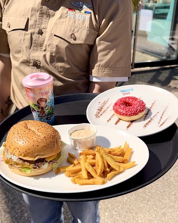 Restaurant Holly’s Diner à Brétigny-sur-Orge, France