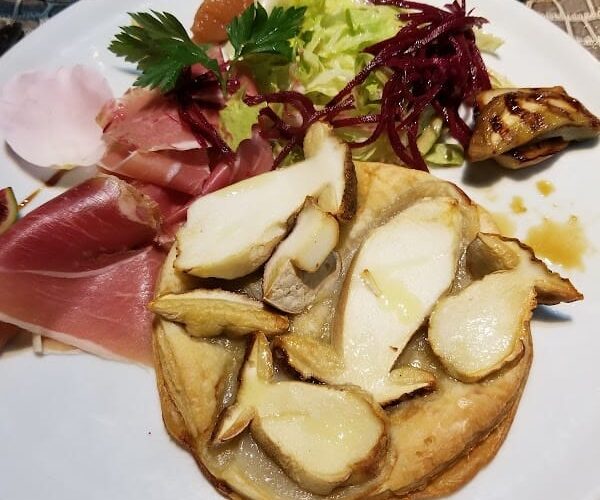 Restaurant Hostellerie Du Bourg d’Hem à Le Bourg-d'Hem, France