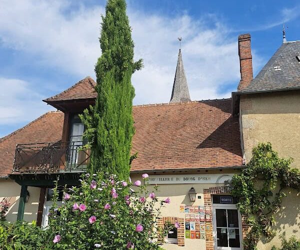 Restaurant Hostellerie Du Bourg d’Hem à Le Bourg-d'Hem, France