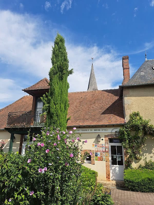 Restaurant Hostellerie Du Bourg d’Hem à Le Bourg-d'Hem, France