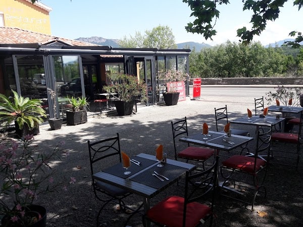 Restaurant Hôtel Le Mistral à Peipin, France