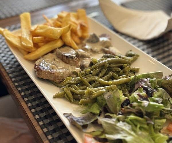 Restaurant Hôtel Le Mistral à Peipin, France