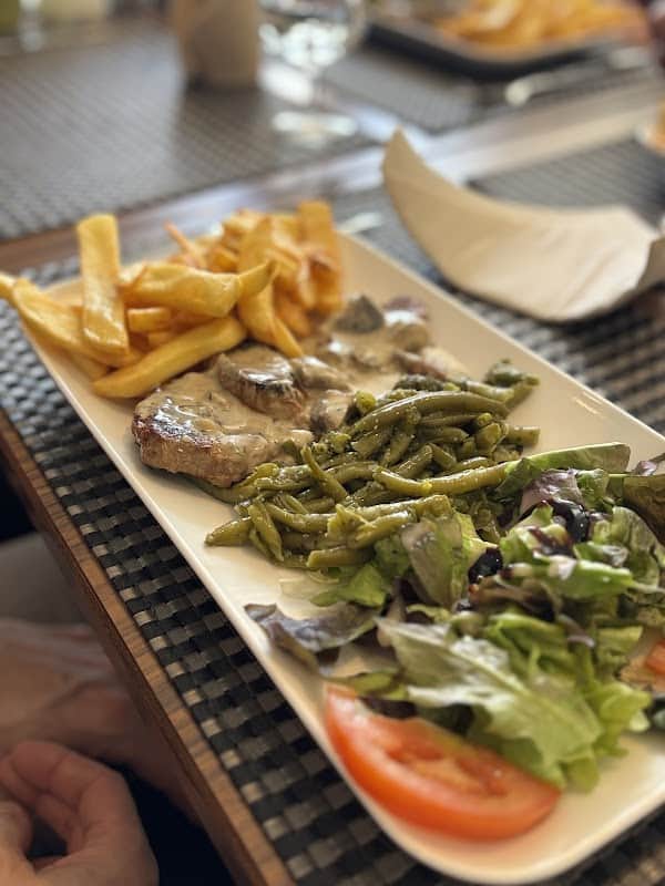 Restaurant Hôtel Le Mistral à Peipin, France