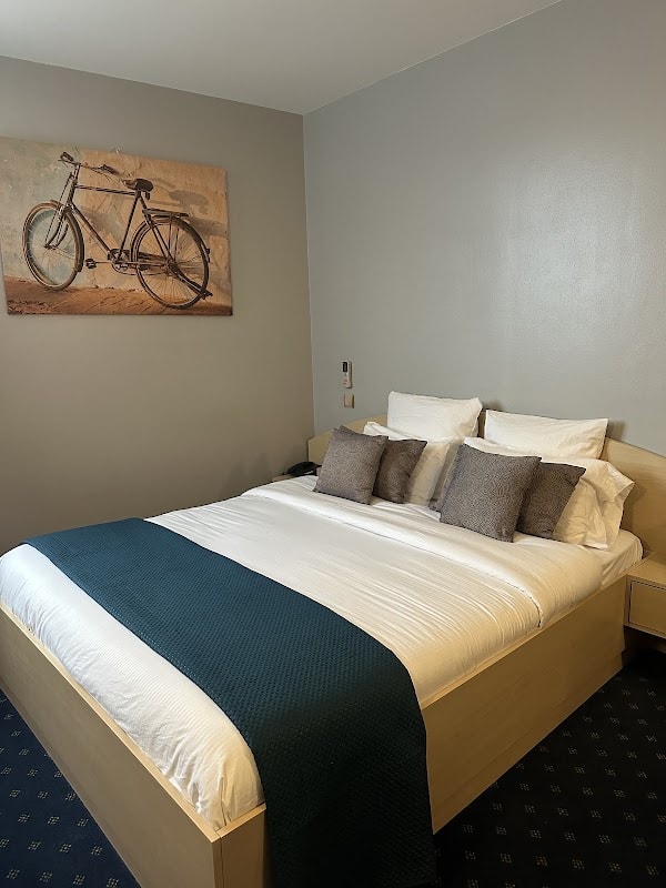 Restaurant Hôtel les Reflets Jaunes à Givet, France