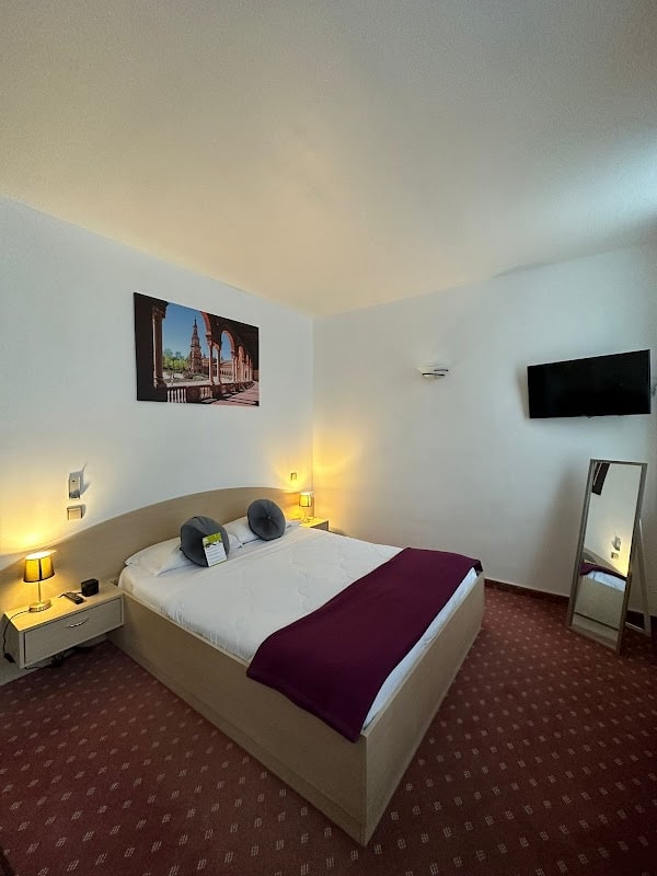 Restaurant Hôtel les Reflets Jaunes à Givet, France