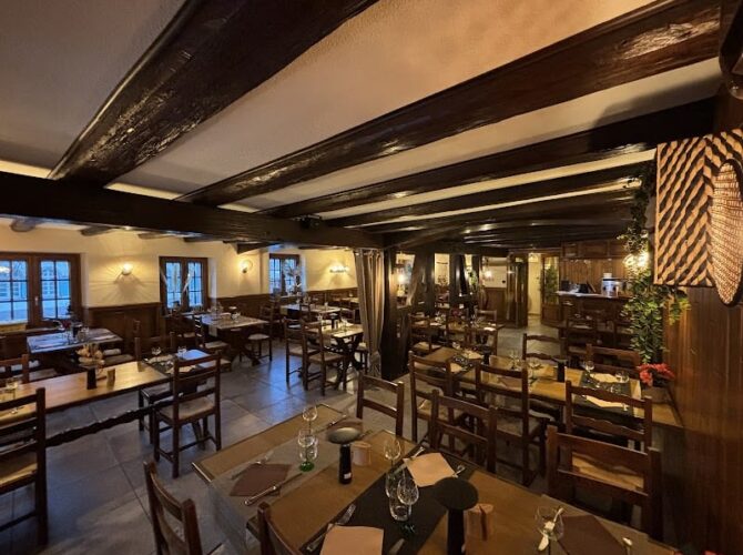 Hôtel Restaurant À la ville de Nancy à Eguisheim, France