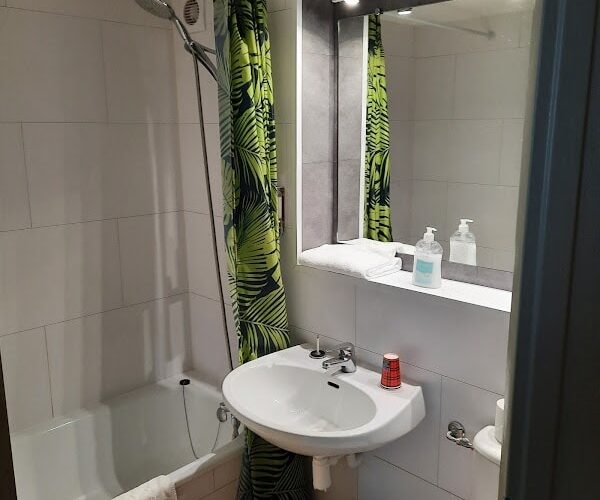 Hôtel Restaurant de la Plage à Calais, France