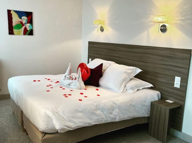 Hôtel- Restaurant Le Chapon Fin à Moissac, France