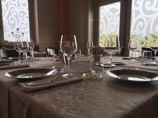 Hôtel Restaurant Le Pont Napoléon à Moissac, France