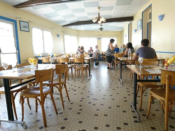 Hôtel-restaurant Le Relais Vevette à Les Églises-d'Argenteuil, France