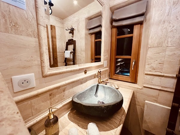 Hôtel Restaurant Le Tillau à Verrières-de-Joux, France