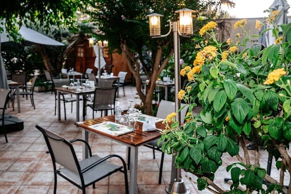 Hôtel Restaurant Le Tivoli à Vic-en-Bigorre, France