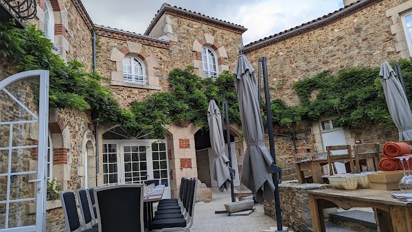 Hotel Restaurant The 3 Pillars à Le Boupère, France