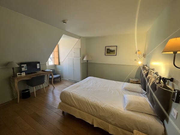 Restaurant House Hotel Inn Des Clos à Chablis, France