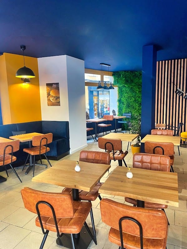 HUG AND JO restaurant à Brignoles, France