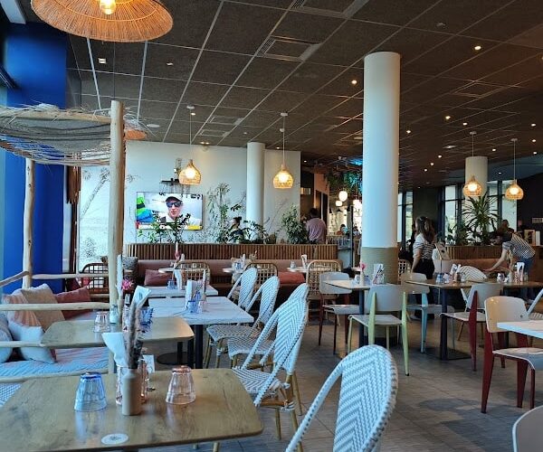 Restaurant Ibis Kitchen à Paray-Vieille-Poste, France