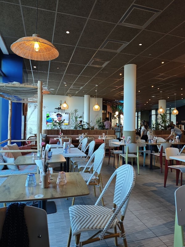 Restaurant Ibis Kitchen à Paray-Vieille-Poste, France