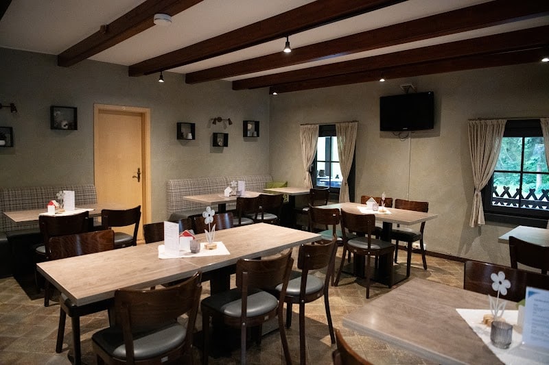 Restaurant Ierpeldenger Weier -Etangs & Brasserie à Erpeldange-sur-Sûre, Luxembourg